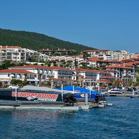 Olymp Aparthotel شقة فندقية 4*