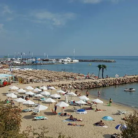 Olymp Aparthotel شقة فندقية 4*