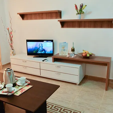 Olymp Aparthotel 4* سفيتي فلاس